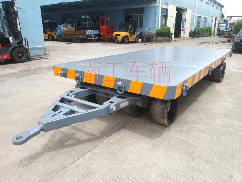 25吨重型工业三亿在线登录-三亿(中国) 全挂式牵引拖车底盘