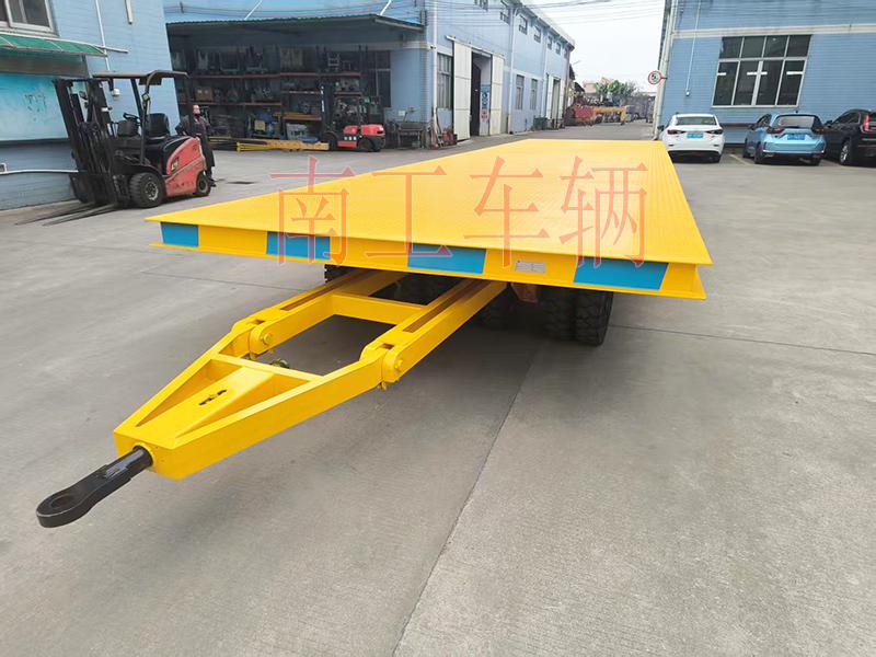 30吨重型12米牵引三亿在线登录-三亿(中国) 全挂车橙色