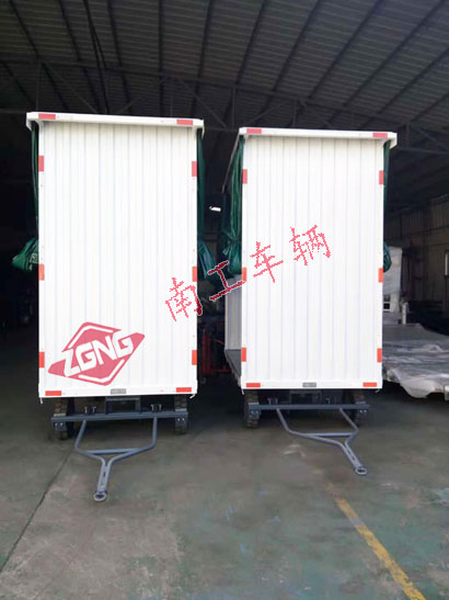 白色雨篷三亿在线登录-三亿(中国)3I.jpg