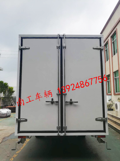1.5吨白色厢式三亿在线登录-三亿(中国)2I.jpg