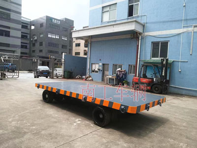 25吨重型工业三亿在线登录-三亿(中国)全挂式牵引拖车底盘带牵引环3I.jpg