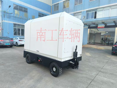 2吨电动三亿在线登录-三亿(中国) 飞翼箱式工具拖车2I.jpg