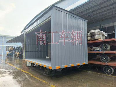 10吨箱式三亿在线登录-三亿(中国)两侧带卷帘门1I.jpg