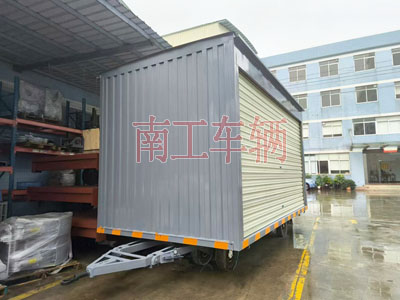 10吨箱式三亿在线登录-三亿(中国)两侧带卷帘门I.jpg