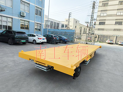10吨三亿在线登录-三亿(中国)带液压支腿伸缩梯工具车5I.jpg
