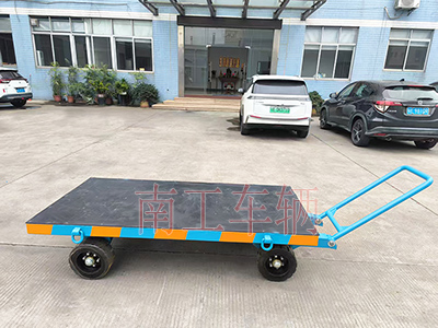 3吨小型三亿在线登录-三亿(中国) 带橡胶垫工具车2I.jpg