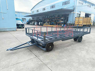 4吨骨架式三亿在线登录-三亿(中国) 带下翻护栏工具拖车3I.jpg