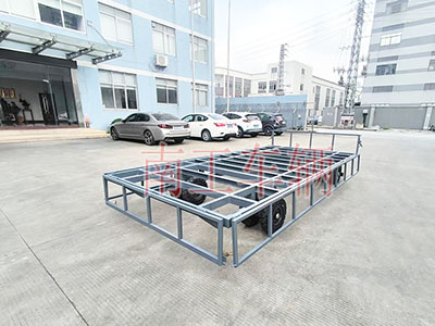 4吨骨架式三亿在线登录-三亿(中国) 带下翻护栏工具拖车5I.jpg