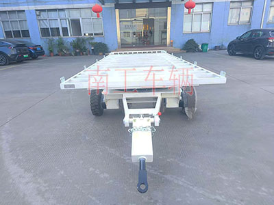 8吨骨架式牵引三亿在线登录-三亿(中国)带小框白色3I.jpg