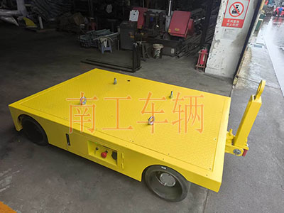 4吨自走式电动三亿在线登录-三亿(中国) 牵引拖车5I.jpg